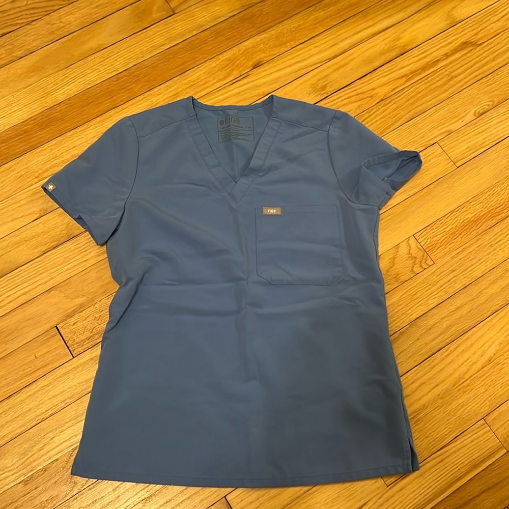 Women’s Figs Ceil Blue Scrub Top
